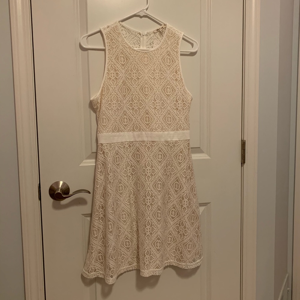 Cream lace patterned dress